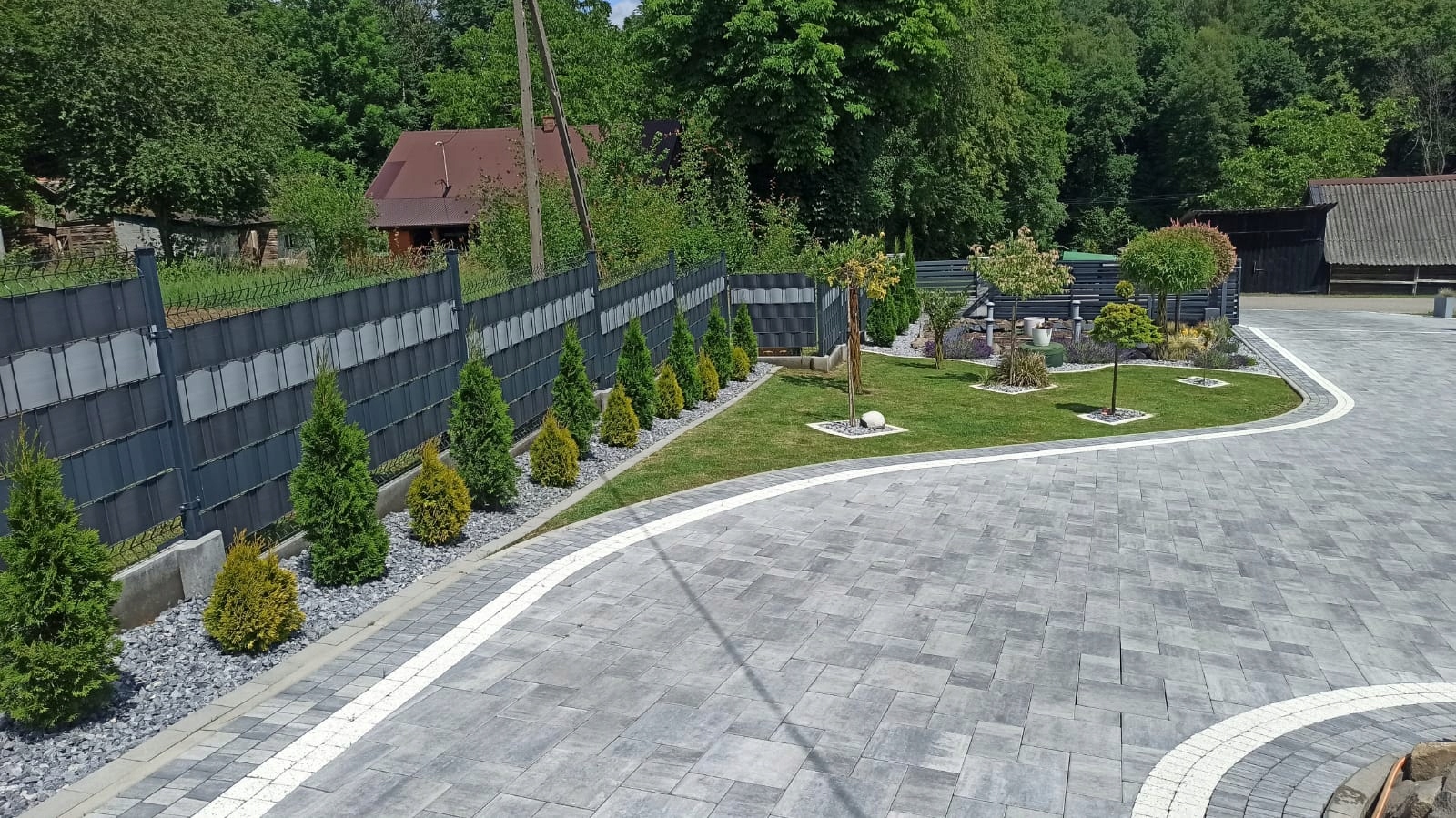 - d3b316144d179204837db4c9cfd2-8jpg - strefamarki TAŚMA OGRODZENIOWA OSŁONA NA OGRODZENIE PŁOT +UV 24KLIPSY 4,75cmx35m grafit